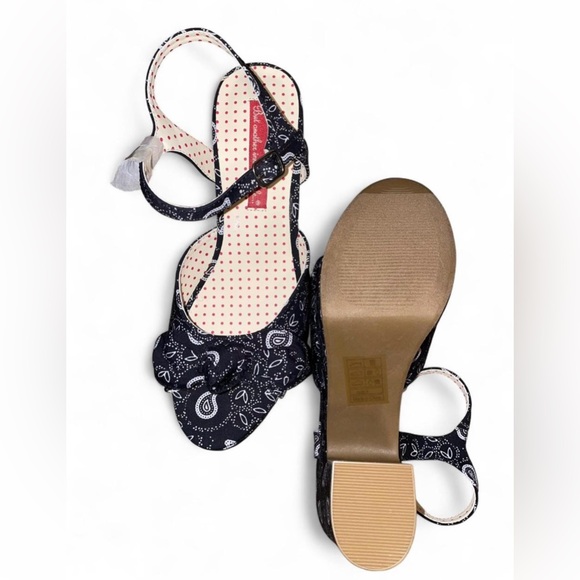 B.A.I.T Black & white paisley print block heel platform sandals 8 New w/o box - Picture 7 of 7